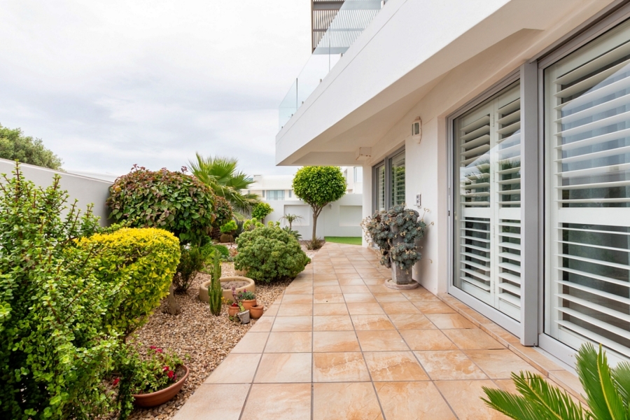 4 Bedroom Property for Sale in Paradise Beach Western Cape